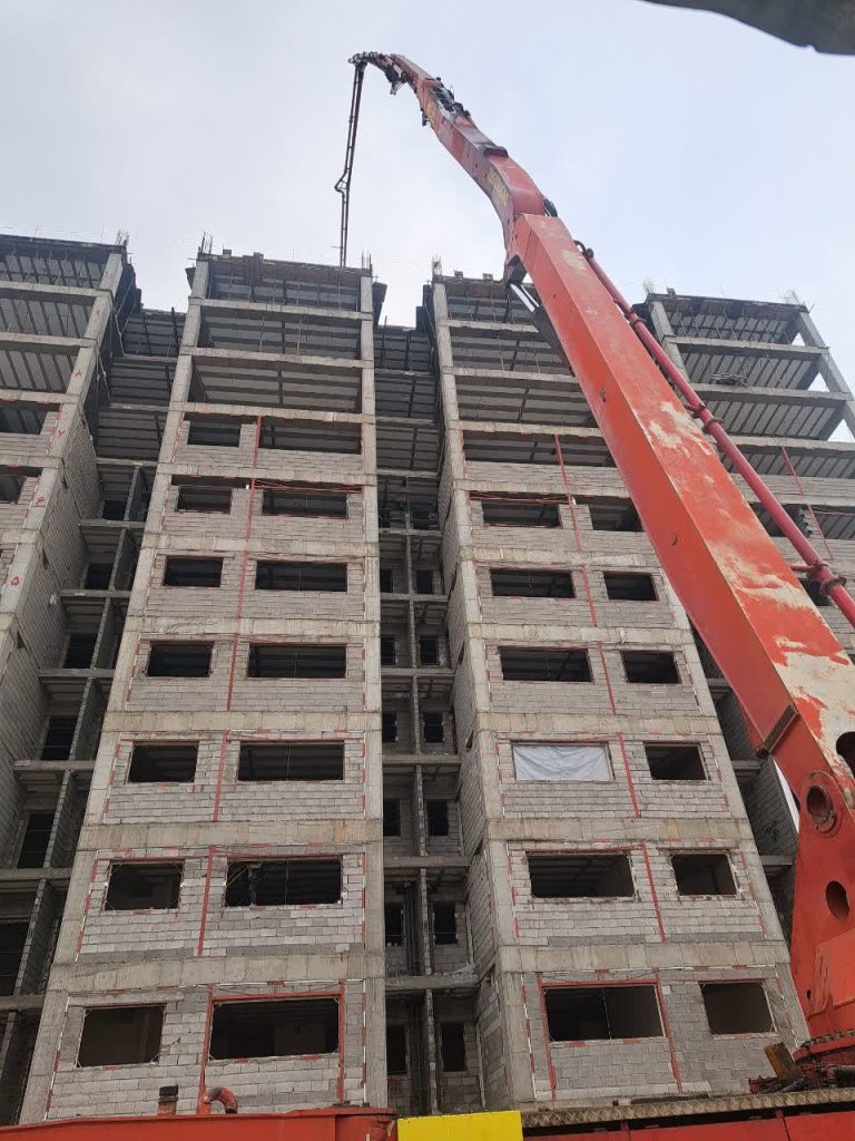 بتن ریزی سقف طبقه ۱۰ مسکونی بلوک ۲۴